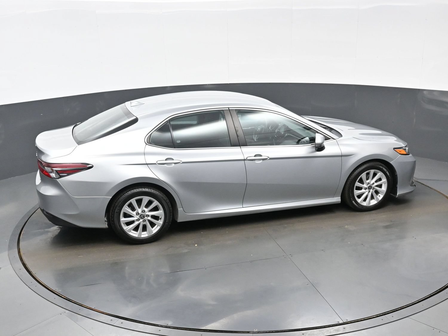 Used 2022 Toyota Camry LE AWD/4WD image 37