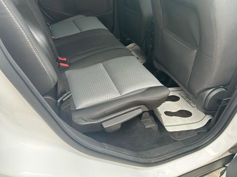 Used 2017 Ford Escape SE image 11