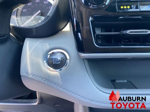 Used 2022 Toyota Highlander Platinum AWD/4WD image 49