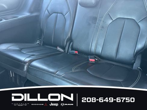 Used 2025 Chrysler Pacifica Select FWD image 15