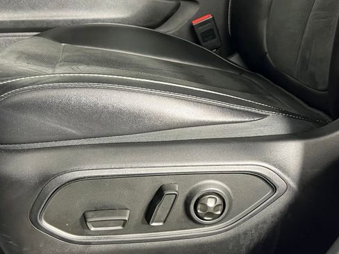 Used 2023 Jeep Grand Cherokee L Laredo image 20