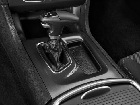 Used 2016 Dodge Charger SE w/ Blacktop Package RWD image 13