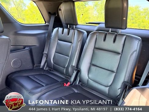 Used 2016 Ford Explorer XLT w/ Equipment Group 202A FWD image 11