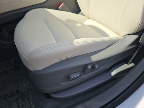 Used 2025 Cadillac XT5 Premium Luxury w/ LPO, Floor Liner Package AWD/4WD image 38