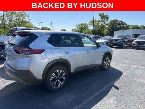 Used 2023 Nissan Rogue SV FWD image 3