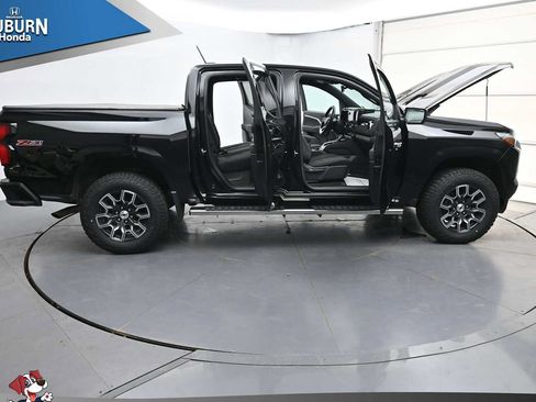 Used 2023 Chevrolet Colorado Z71 w/ Z71 Convenience Package 2 AWD/4WD image 38