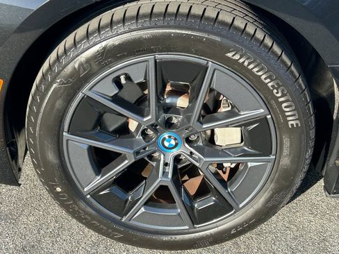 Used 2024 BMW i4 eDrive35 w/ Premium Package RWD image 9