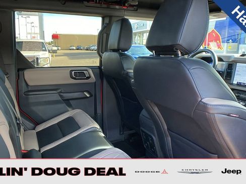 Used 2024 Ford Bronco Wildtrak image 38