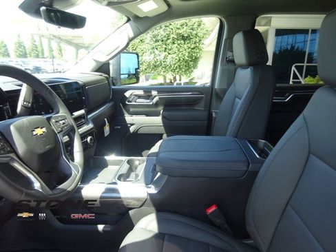 New 2026 Chevrolet Silverado 2500 LTZ w/ LTZ Convenience Package AWD/4WD image 15