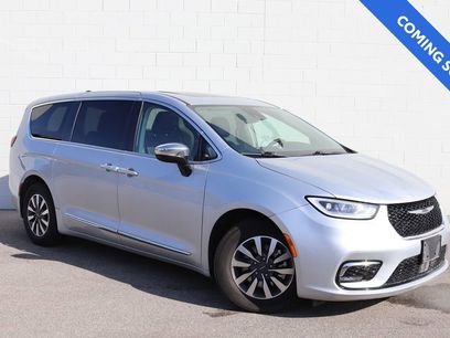 Used 2023 Chrysler Pacifica Limited