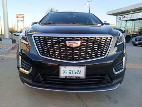 Used 2022 Cadillac XT5 Premium Luxury FWD image 2