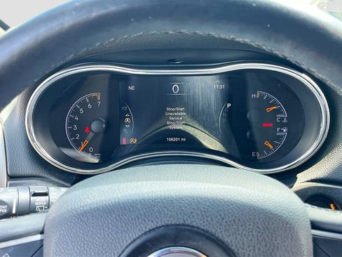 Used 2018 Jeep Grand Cherokee Altitude RWD image 12