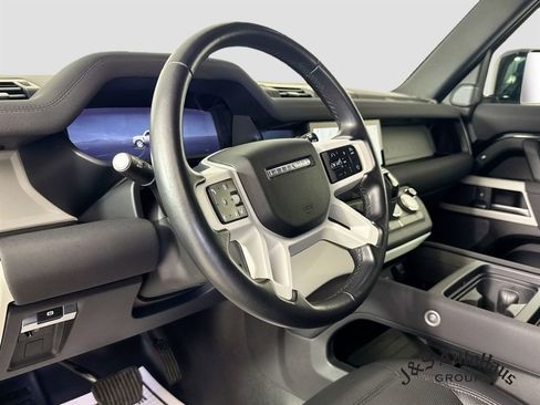 Used 2023 Land Rover Defender 110 SE AWD/4WD image 9