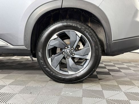 Used 2024 Nissan Rogue SV FWD image 10