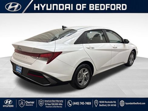 Certified 2026 Hyundai Elantra SE w/ Cargo Package FWD image 7