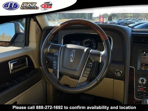 Used 2017 Lincoln Navigator Reserve AWD/4WD image 19
