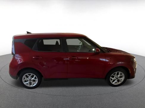 Used 2025 Kia Soul LX w/ LX Technology Package image 16