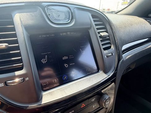 Used 2019 Chrysler 300 S AWD/4WD image 18