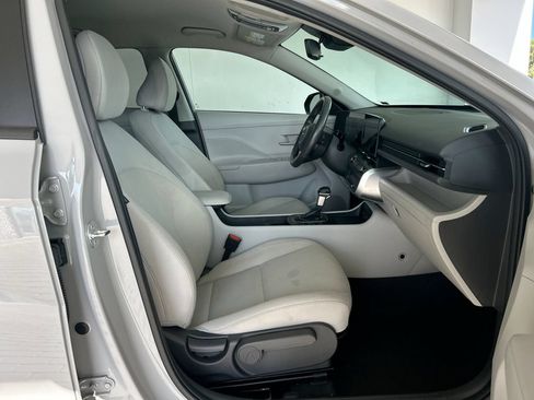 Used 2024 Hyundai Kona SEL FWD image 25