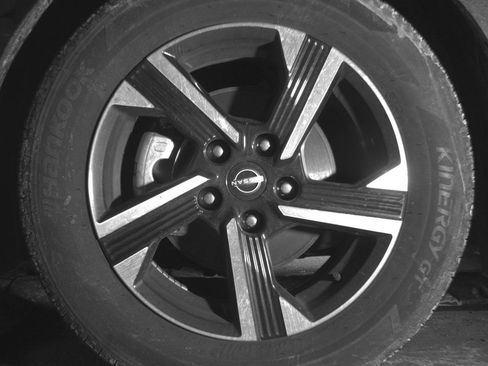 Used 2025 Nissan Sentra SV image 12