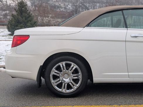 Used 2008 Chrysler Sebring Limited w/ Luxury Group image 21