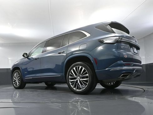 Used 2025 Buick Enclave Avenir AWD/4WD image 59