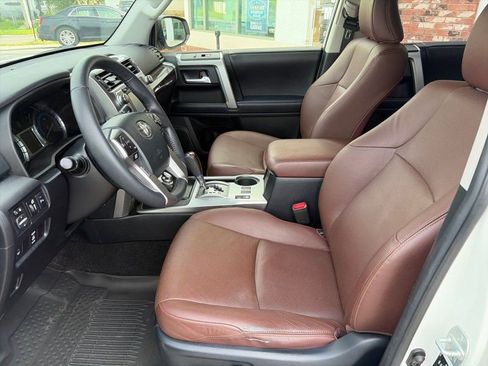 Used 2018 Toyota 4Runner Limited AWD/4WD image 20