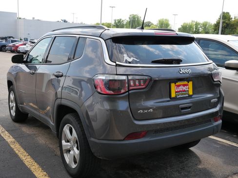 Used 2019 Jeep Compass Latitude w/ Popular Equipment Group AWD/4WD image 6