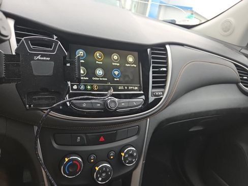 Used 2019 Chevrolet Trax LS w/ Tint and Cruise Package AWD/4WD image 11