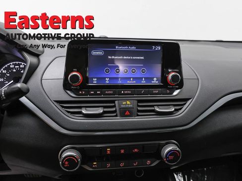 Used 2023 Nissan Altima 2.5 S FWD image 11