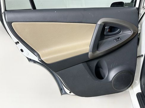 Used 2009 Toyota RAV4 Limited image 27