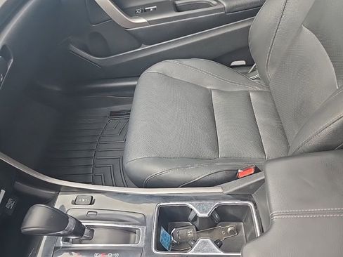 Used 2017 Honda Accord EX-L image 24