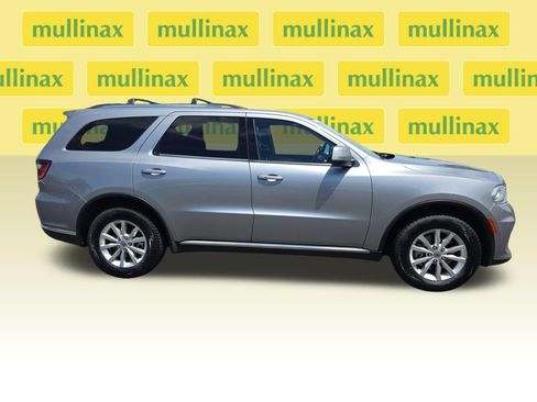 Used 2021 Dodge Durango SXT AWD/4WD image 2