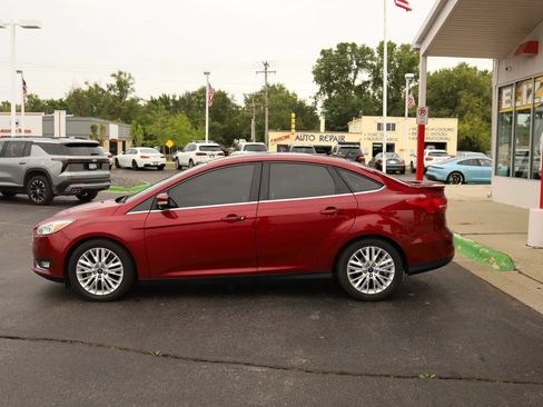 Used 2017 Ford Focus Titanium FWD image 8