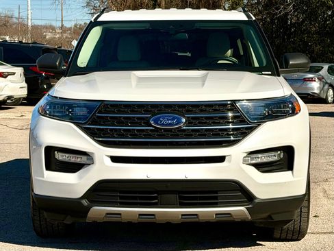 Used 2023 Ford Explorer XLT w/ Equipment Group 202A image 2