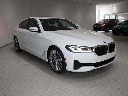 Certified 2022 BMW 530i w/ Premium Package image 7