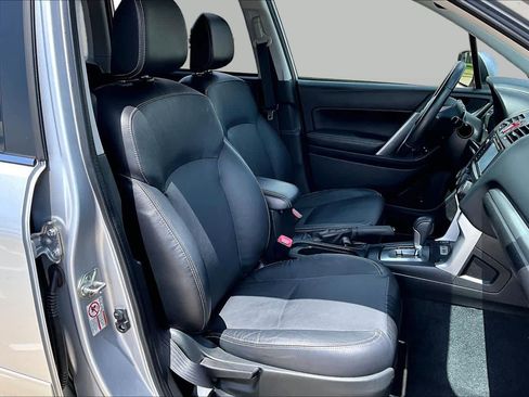 Used 2014 Subaru Forester 2.5i Touring AWD/4WD image 9