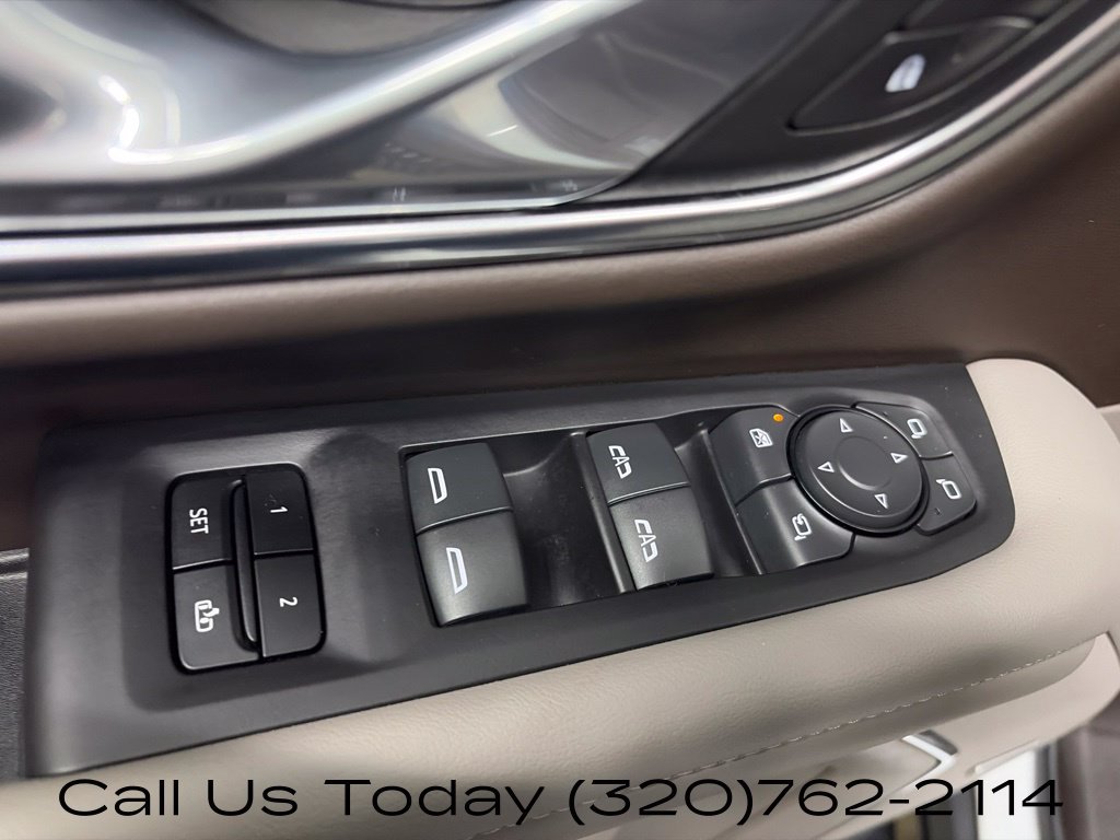 Used 2024 Chevrolet Tahoe Z71 w/ Luxury Package AWD/4WD image 15