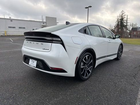 Used 2024 Toyota Prius Prime Premium image 9