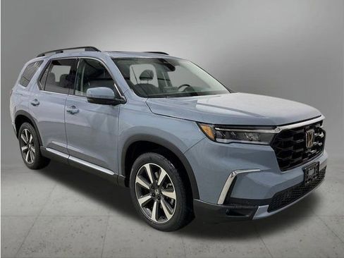 New 2025 Honda Pilot Touring image 10
