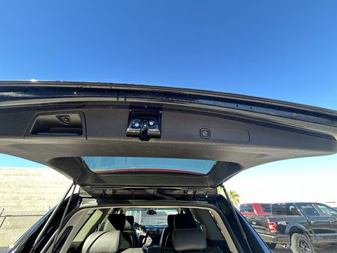 Used 2014 Cadillac Escalade Luxury image 33