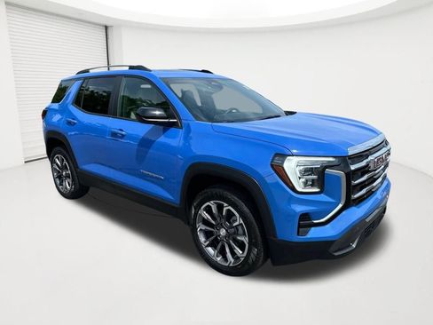 Used 2025 GMC Terrain Elevation w/ Elevation Premium Package AWD/4WD image 3