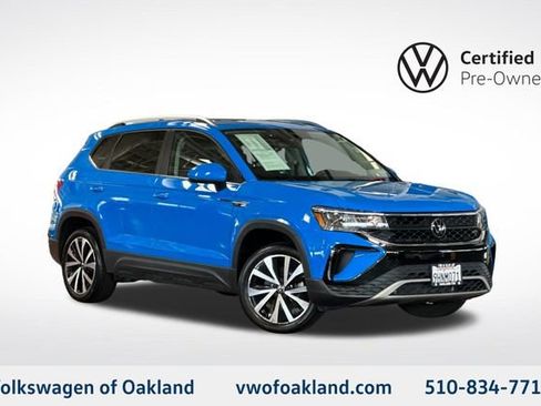 Certified 2023 Volkswagen Taos SE w/ Panoramic Sunroof Package FWD image 1