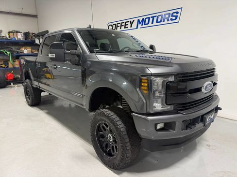 Used 2019 Ford F250 Lariat w/ Lariat Ultimate Package AWD/4WD image 8