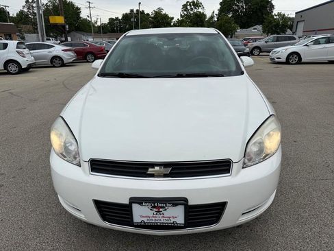 Used 2009 Chevrolet Impala LT FWD image 3