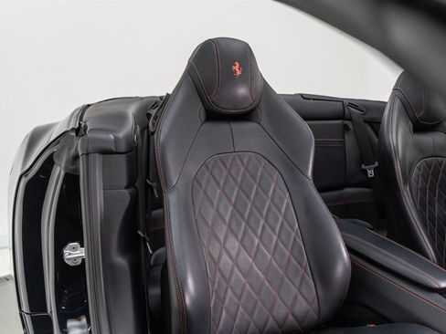 Used 2017 Ferrari California T RWD image 48