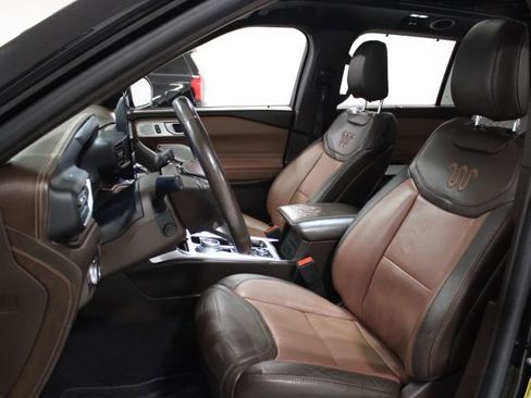 Used 2022 Ford Explorer King Ranch w/ Technology Package image 19