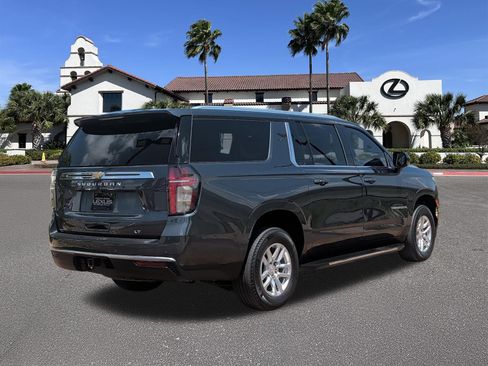 Used 2021 Chevrolet Suburban LT RWD image 2