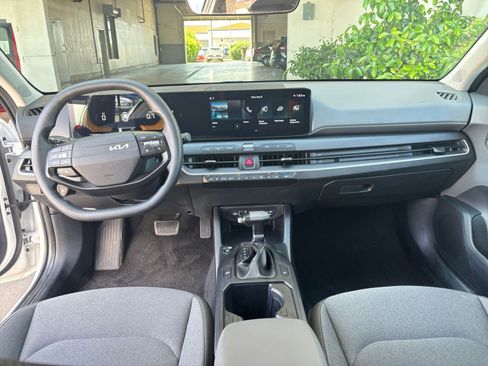 Used 2025 Kia K4 FWD image 33