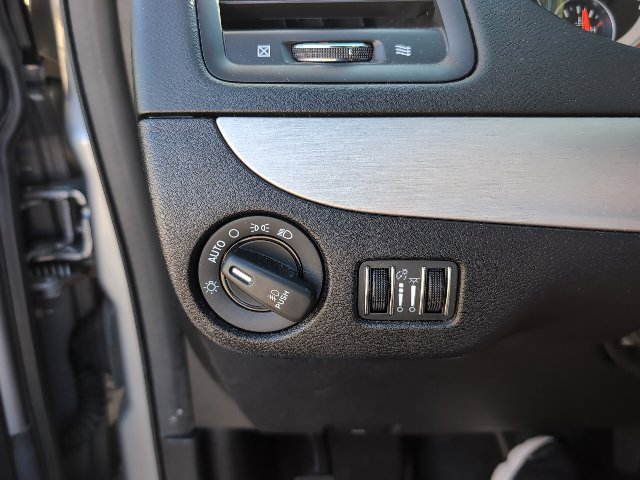 Used 2018 Dodge Grand Caravan GT FWD image 19